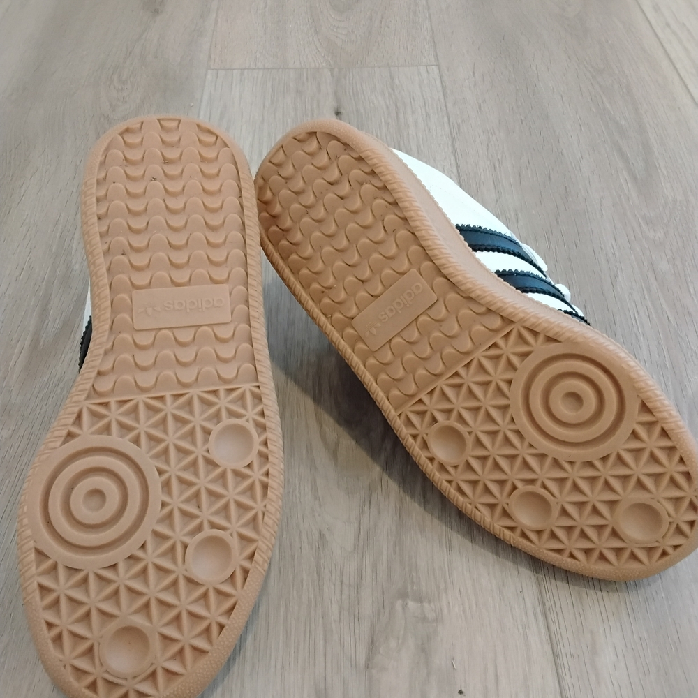 Adidas White and Black Sneakers - Picture 4 of 6